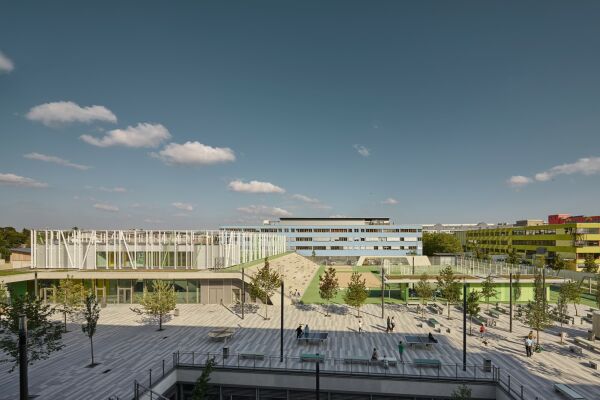 Gymnasium und Fahrradgarage von h4a