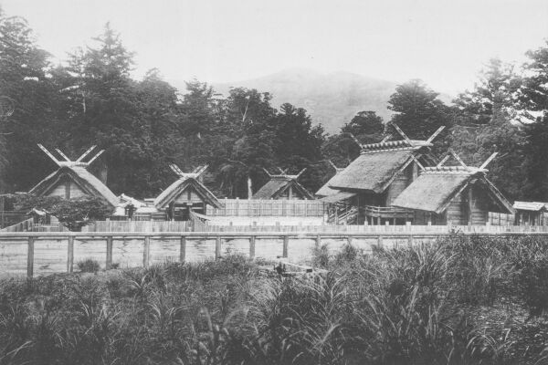 Historische Aufnahme des Ise-Schreins, vermutlich zwischen 1910 und 1919