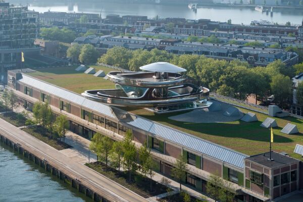 Gestern wurde in Rotterdam das neue Museum Fenix von MAD erffnet. Sein Thema ist die Migration. Gezeigt wird Kunst.