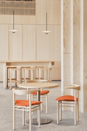 Bro und Hotel von Anttinen Oiva Architects