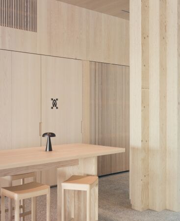 Bro und Hotel von Anttinen Oiva Architects