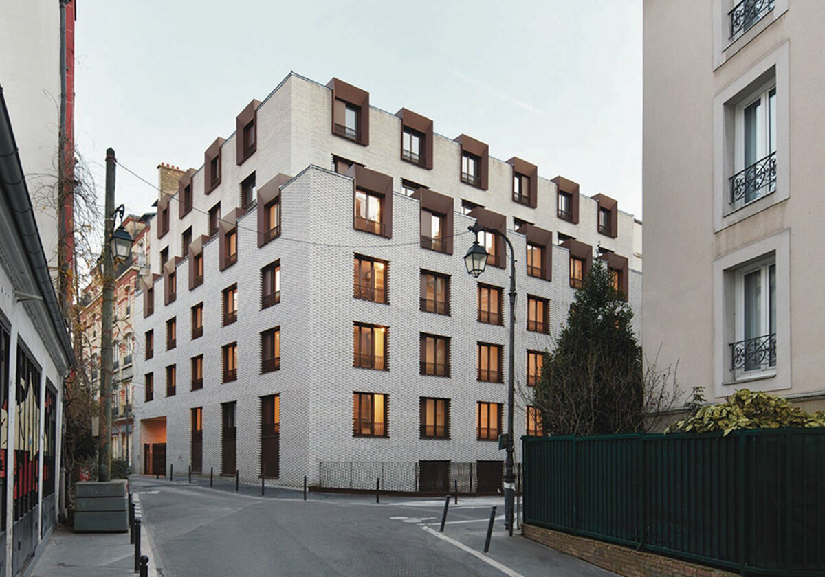 Eine Frau, ein Dach - Notunterkunft in Paris von Atelier du Pont