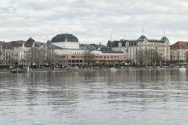 Temporre Erweiterung der Zrcher Oper von EM2N