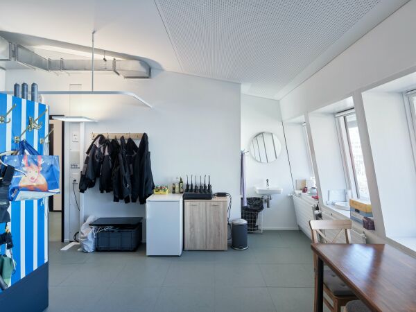 Temporre Erweiterung der Zrcher Oper von EM2N