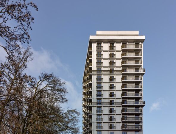 Hochhaus von Office Winhov und Office Haratori