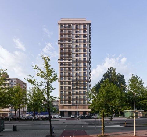 Hochhaus von Office Winhov und Office Haratori