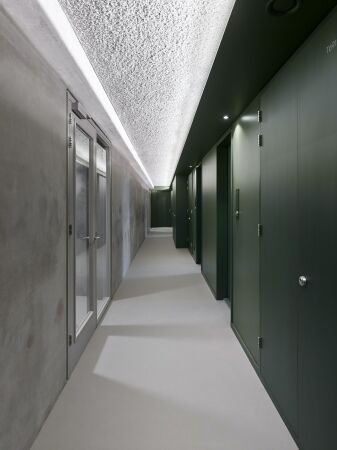 Hochhaus von Office Winhov und Office Haratori