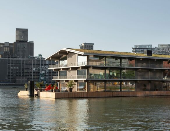 Bestand revitalisieren: Floating Office in Rotterdam von Powerhouse Company (Rotterdam)