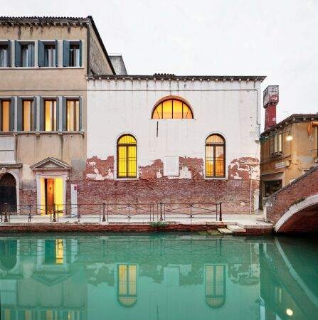 Prmiert von der Jury: Kollektives Restaurieren im Pavillon des Heiligen Stuhls (Kirchenkomplex Santa Maria Ausiliatrice in Castello 450).