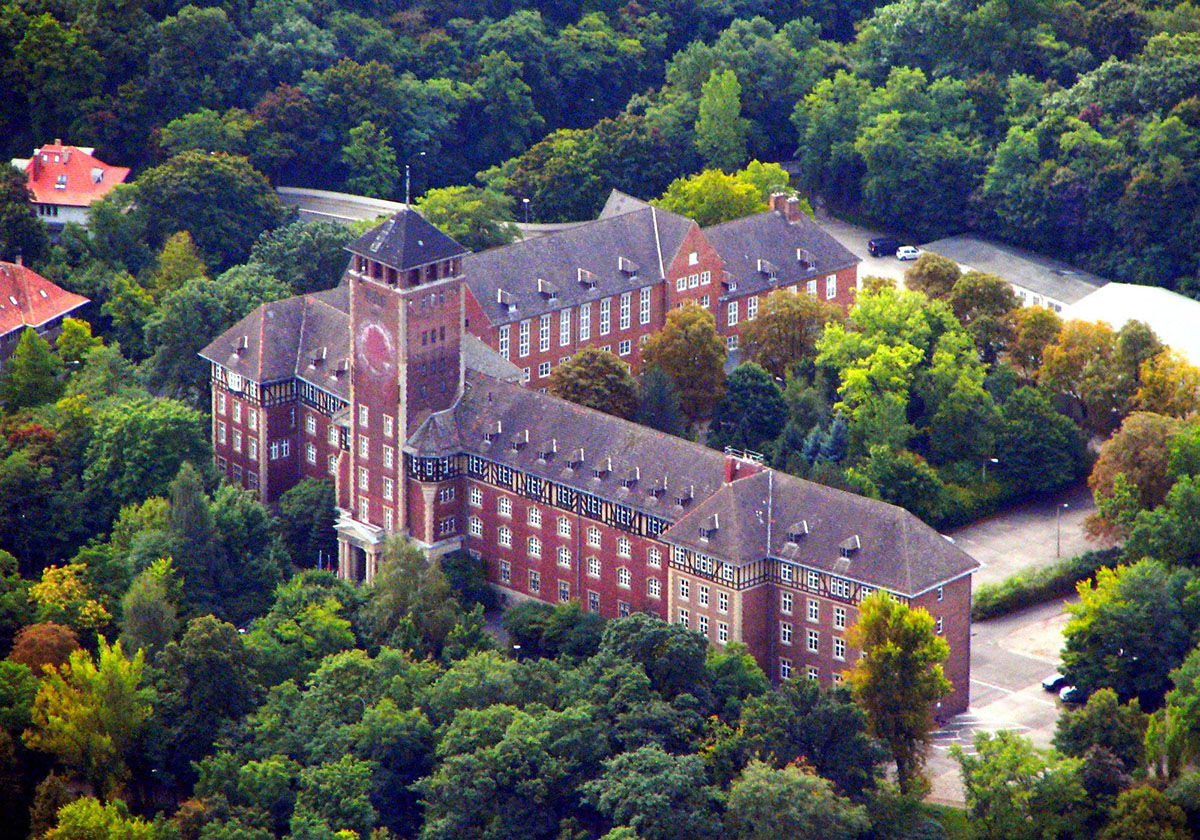 Willkommene Übernahme von Hasso Plattner - Pläne für Uni-Erweiterungen in Potsdam