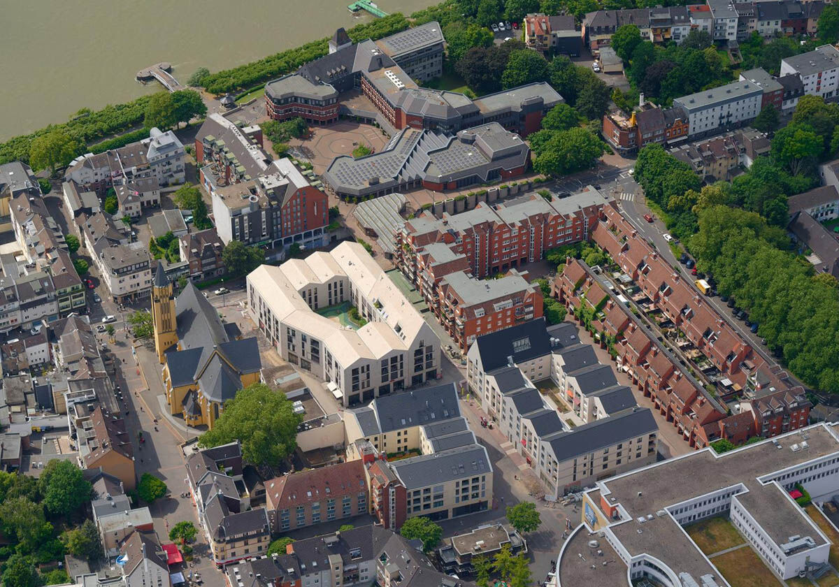 Sehnsucht nach Kleinteiligkeit - Stadtteilzentrum in Köln-Porz von JSWD