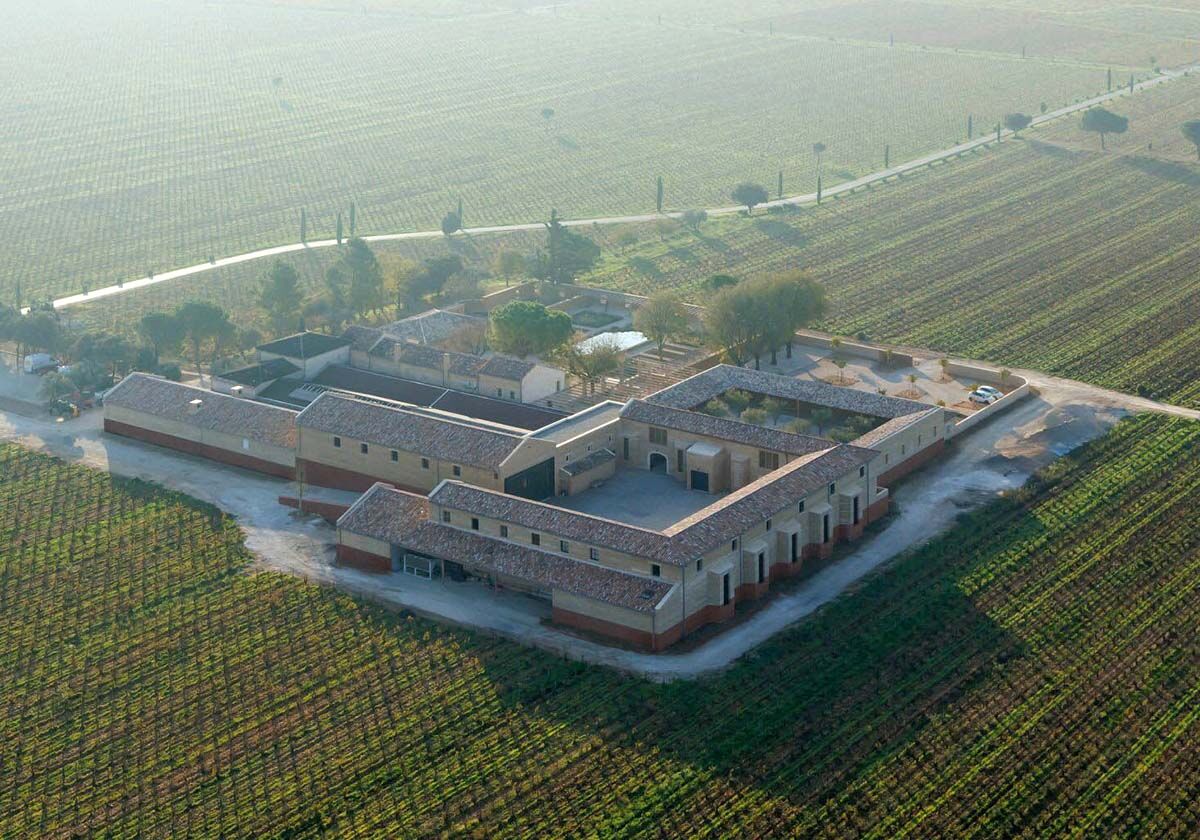 Terroir und Mistral - Weingut bei Avignon von Studio Mumbai und Louis-Antoine Grégo Architects