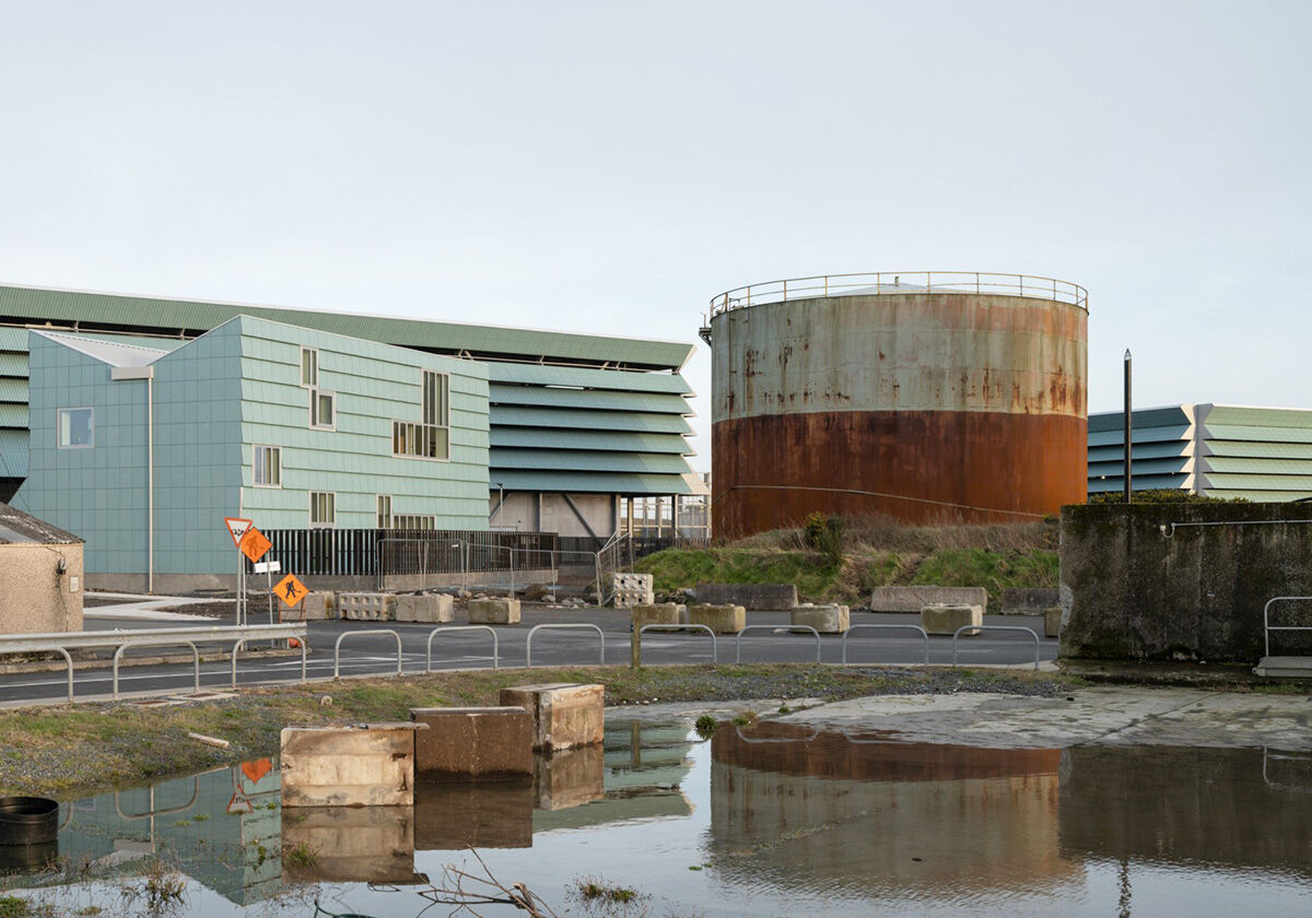 Endlich Architektur fürs Abwasser - Kläranlage in Arklow von Clancy Moore architects