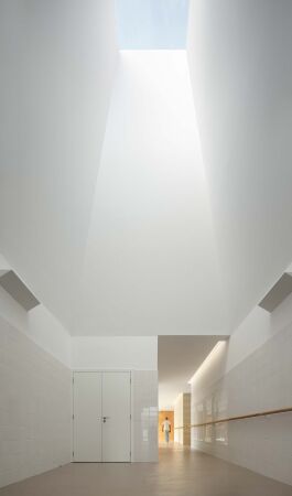 Frderwerkstatt in Odemira von Filipe Xavier Oliveira