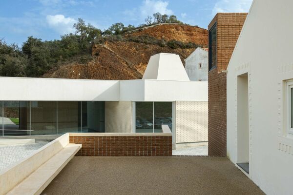 Frderwerkstatt in Odemira von Filipe Xavier Oliveira