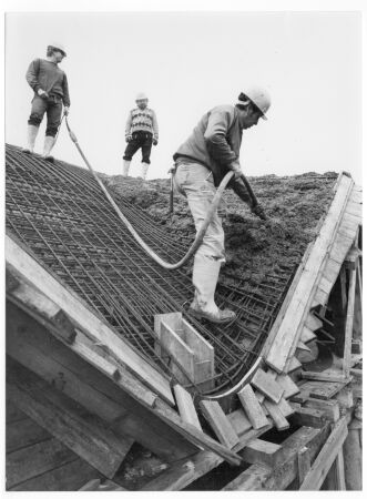 Philosophisches Institut der Freien Universitt Berlin. Schalungsarbeiten und Guss der Betonschale des Daches.