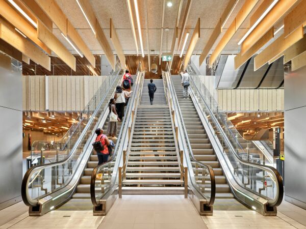 Bahnhof bei Paris von Kengo Kuma & Associates