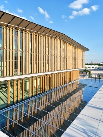 Bahnhof bei Paris von Kengo Kuma & Associates