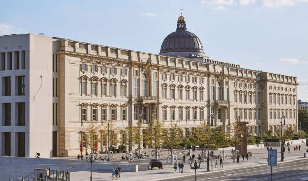 1. Preis: Sdpfeil von J. Mayer H. (Berlin)