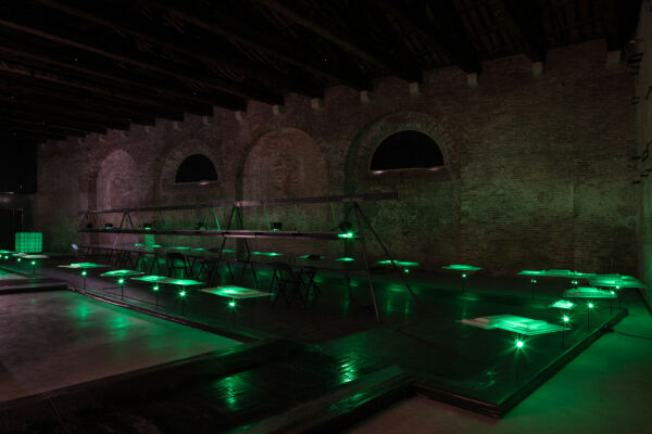 Chile thematisiert die �kologischen und sozialen Auswirkungen von Rechenzentren. Der Beitrag macht den hohen Wasser- und Energieverbrauch sichtbar und hinterfragt die Machtverh�ltnisse bei der Standortwahl.