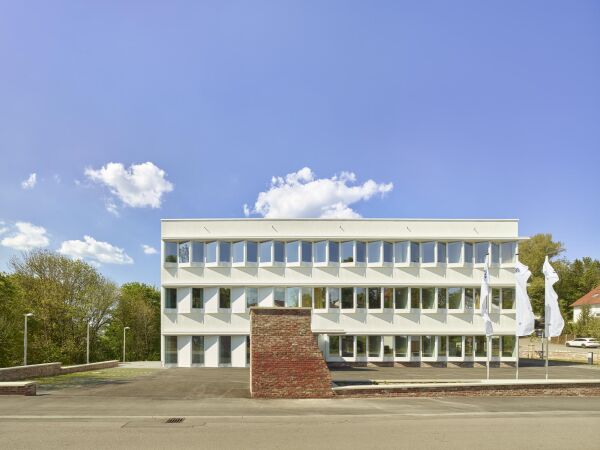 Medienhaus in Tbingen von LRO
