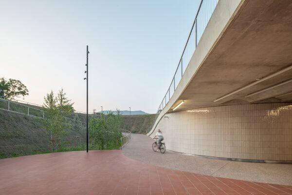 Bahnhofsneugestaltung in Nova Gorica von Sadar+Vuga