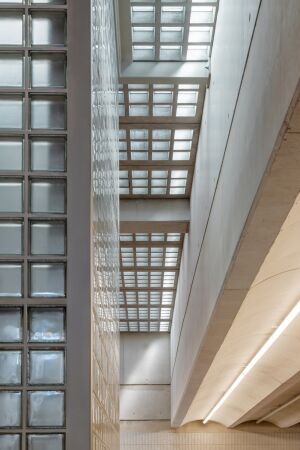 Bahnhofsneugestaltung in Nova Gorica von Sadar+Vuga