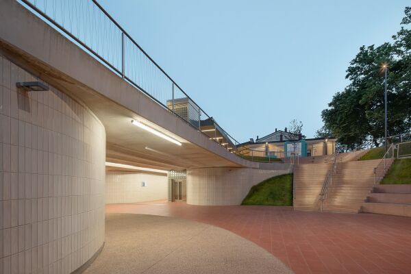 Bahnhofsneugestaltung in Nova Gorica von Sadar+Vuga