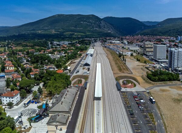 Bahnhofsneugestaltung in Nova Gorica von Sadar+Vuga