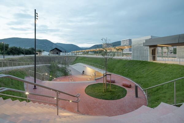 Bahnhofsneugestaltung in Nova Gorica von Sadar+Vuga