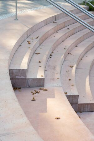 Bahnhofsneugestaltung in Nova Gorica von Sadar+Vuga