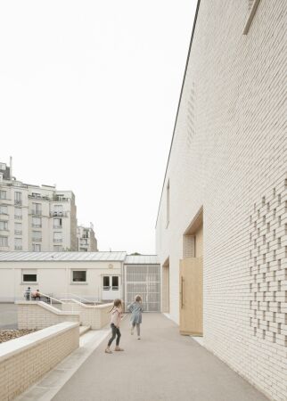 Schulerweiterung in Versailles von Atelier Serge Joly Architectes