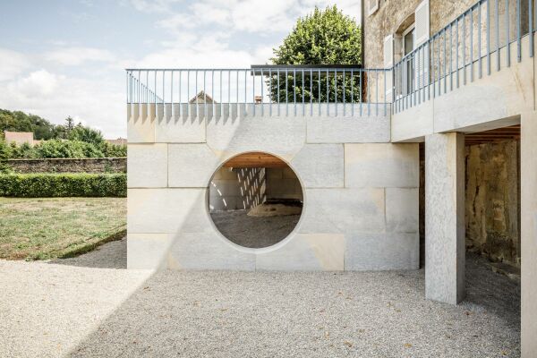 Umbau im Jura von Atelier Archiplein