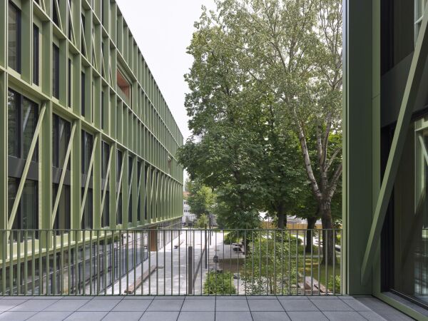 Holzhybrid im Werksviertel von C. F. Mller