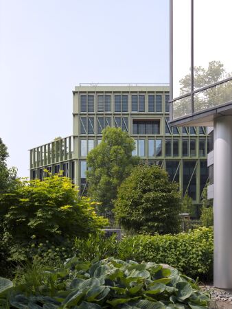 Holzhybrid im Werksviertel von C. F. Mller