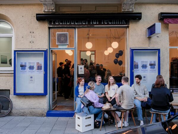 Das DON ist ein temporres Caf in Mnchen, das ber den Sommer kulturell bespielt wird.