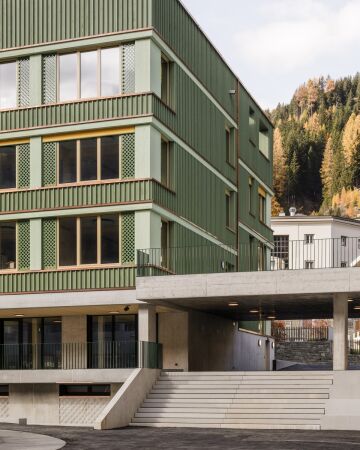 Schulerweiterung in Davos von CURA Architekten