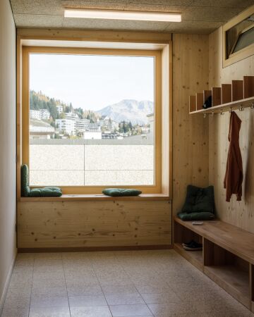 Schulerweiterung in Davos von CURA Architekten