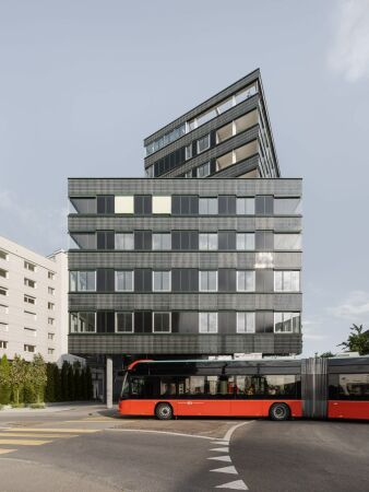 Wohn- und Geschftshaus in Biel von HHF