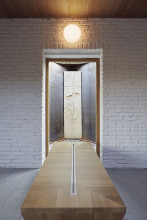 Trauerhalle in Vimperk von Jakub Vaek