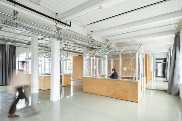 Wer whrend der Festivaltage Raum zum Arbeiteten braucht, kann kostenlos eine der kleinen Gewchshuser nutzen.