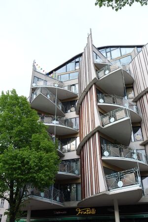 Detail Wohnhaus am Winterfeldtplatz, 19941999, mit Doris Baller-Pieroth.