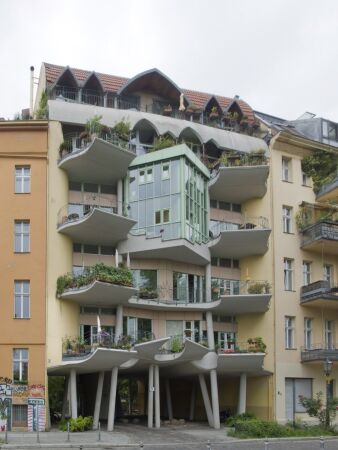 Im Kontext der IBA 87 realisierte Wohnbebauung am Fraenkelufer, 19821985, mit Inken Baller. Foto: Gunnar Klack, Wikimedia Commons, CC BY-SA 4.0