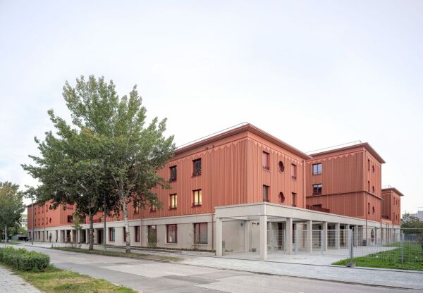 Hild und K Architekten (M�nchen), �bernachtungsschutz mit medizinischer Einrichtung, M�nchen