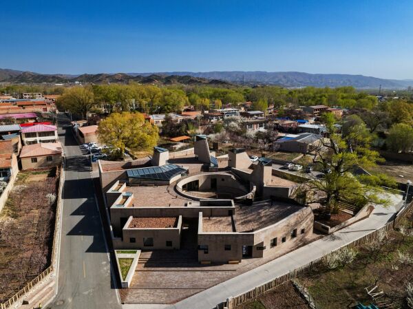 West Wusutu Village Community Centre in Hohhot (Innere Mongolei, China) von Inner Mongolian Grand Architecture Design Co. Ltd / Zhang Pengju