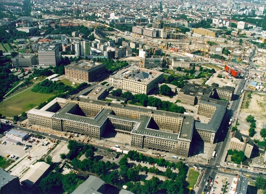 Bundesfinanzminister bezieht Berliner Dienstsitz