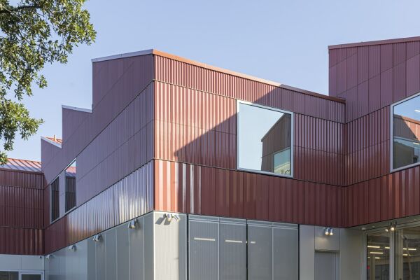 Unigebude in Houston von Karamuk Kuo