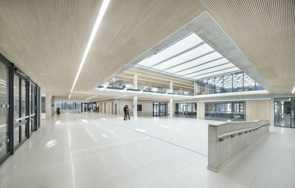 Gymnasium in Berlin von huber staudt architekten