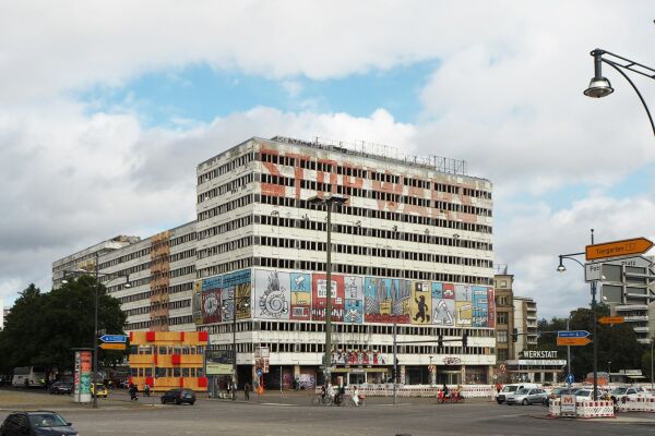 Haus der Statistik am Berliner Alexanderplatz 2019 vor der Fassadensanierung