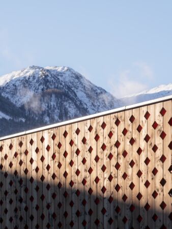 Pavillon und Sanierung in Heinfels von MoDusArchitects